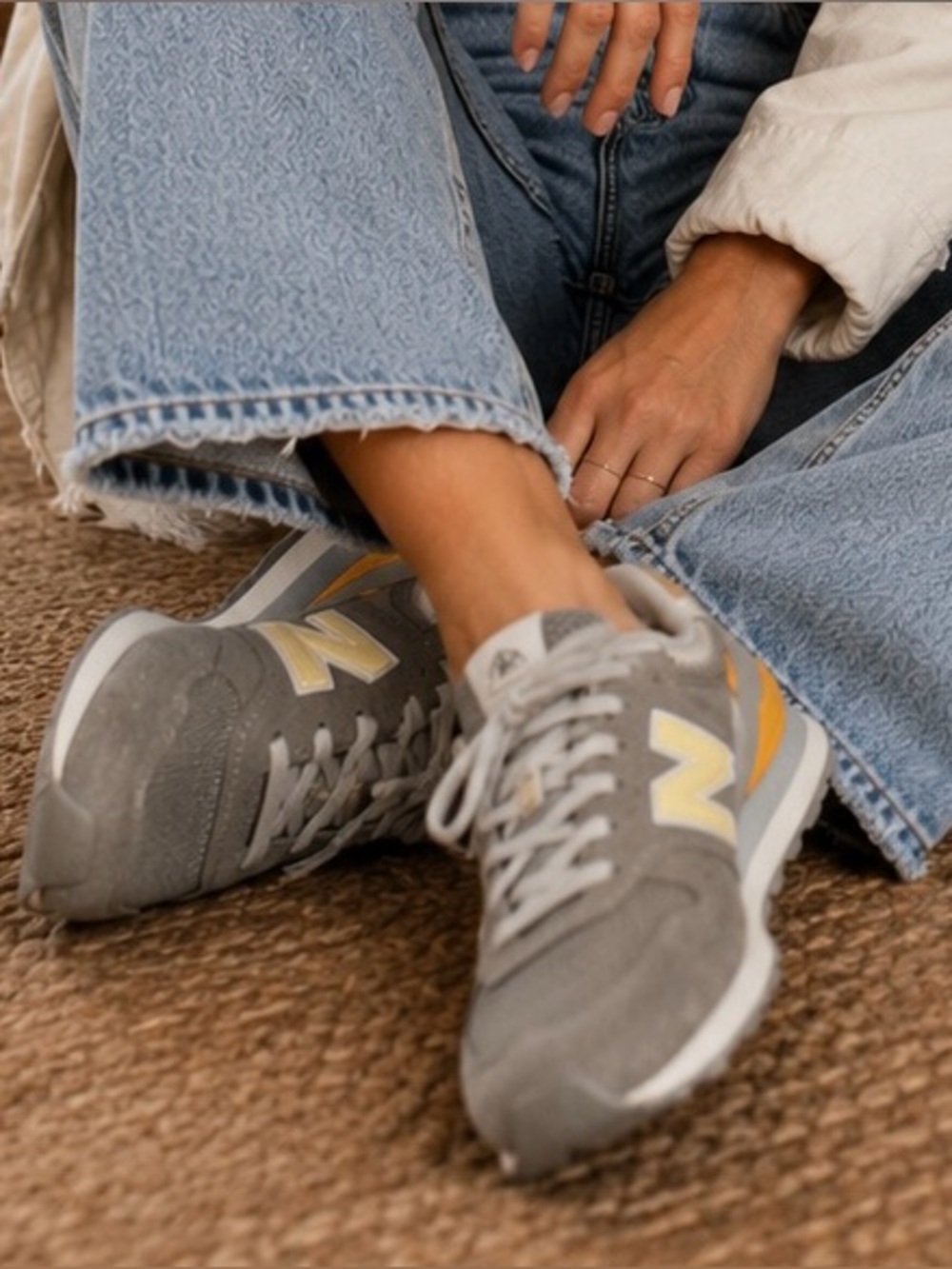 New Balance vintage style sneakers gray and yellow, women’s 8